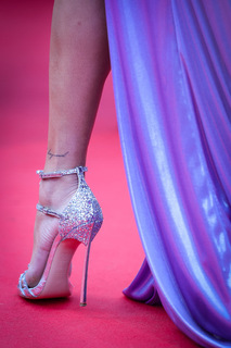 Rose Bertram feet photo thumbnail