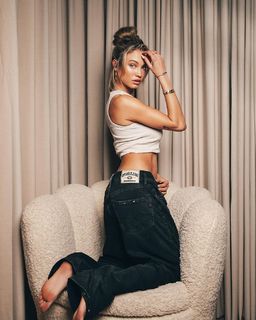 Rose Bertram feet photo thumbnail
