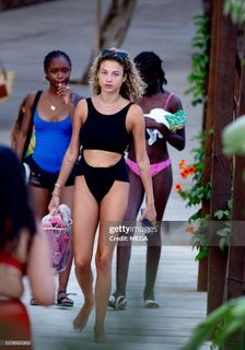 Rose Bertram feet photo 4
