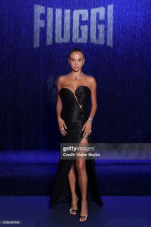 Rose Bertram feet photo 6