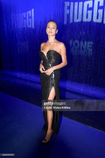 Rose Bertram feet photo 5