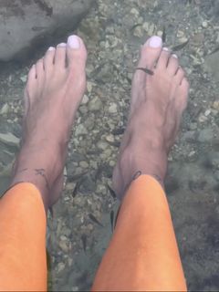 Rose Bertram feet photo 8
