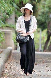 Rose Byrne feet photo thumbnail
