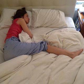 Rose Byrne feet photo thumbnail