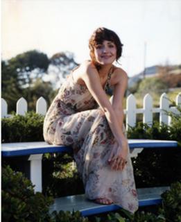 Rose Byrne feet photo thumbnail