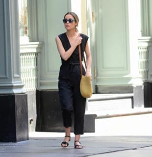 Rose Byrne feet photo thumbnail