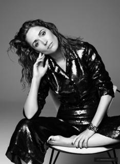 Rose Byrne feet photo thumbnail