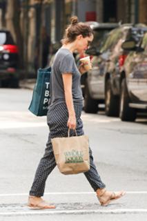 Rose Byrne feet photo thumbnail