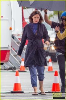 Rose Byrne feet photo thumbnail