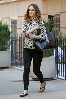 Rose Byrne feet photo thumbnail