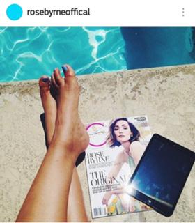 Rose Byrne feet photo thumbnail