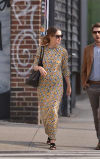 Rose Byrne feet photo thumbnail