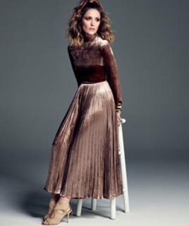 Rose Byrne feet photo thumbnail