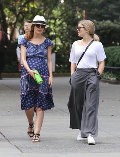 Rose Byrne feet photo thumbnail