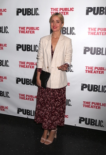 Rose Byrne feet photo thumbnail