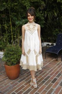 Rose Byrne feet photo thumbnail