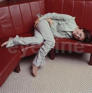 Rose Byrne feet photo thumbnail