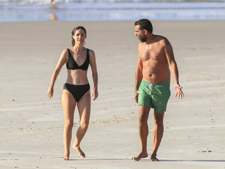 Rose Byrne feet photo thumbnail