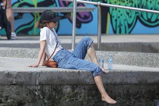 Rose Byrne feet photo thumbnail