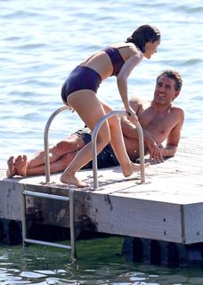 Rose Byrne feet photo thumbnail