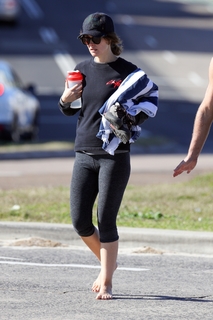 Rose Byrne feet photo thumbnail
