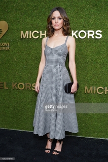 Rose Byrne feet photo thumbnail