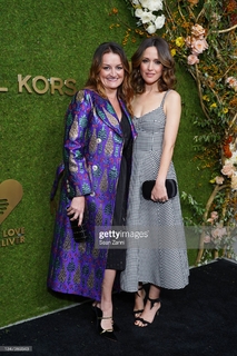 Rose Byrne feet photo thumbnail
