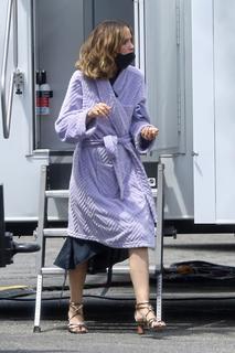 Rose Byrne feet photo thumbnail