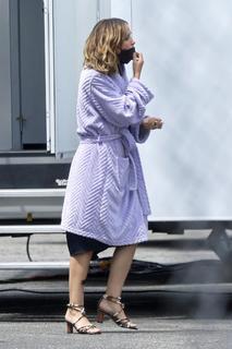 Rose Byrne feet photo thumbnail