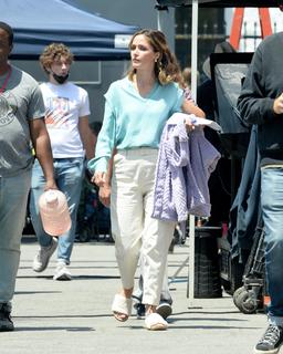 Rose Byrne feet photo thumbnail