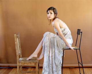 Rose Byrne feet photo thumbnail