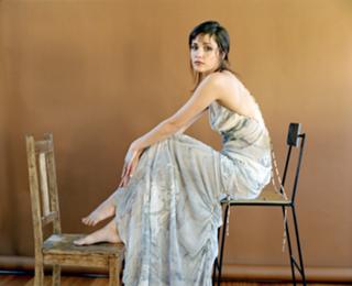 Rose Byrne feet photo thumbnail