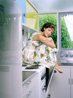 Rose Byrne feet photo thumbnail