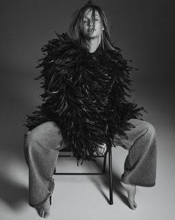 Rose Byrne feet photo thumbnail