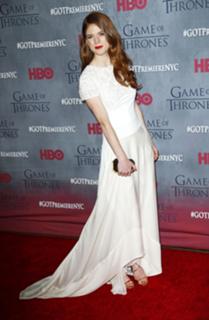 Rose Leslie feet photo thumbnail