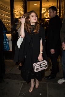 Rose Leslie feet photo thumbnail