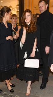 Rose Leslie feet photo thumbnail