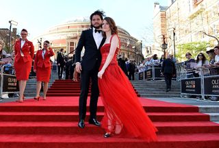Rose Leslie feet photo thumbnail