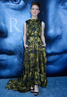 Rose Leslie feet photo thumbnail