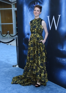 Rose Leslie feet photo thumbnail