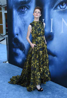 Rose Leslie feet photo thumbnail