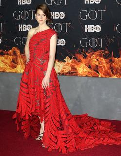 Rose Leslie feet photo thumbnail