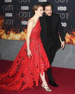 Rose Leslie feet photo thumbnail