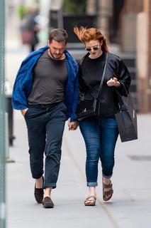 Rose Leslie feet photo thumbnail