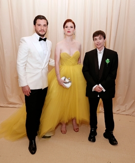 Rose Leslie feet photo thumbnail