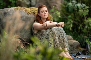 Rose Leslie feet photo thumbnail