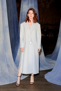 Rose Leslie feet photo thumbnail