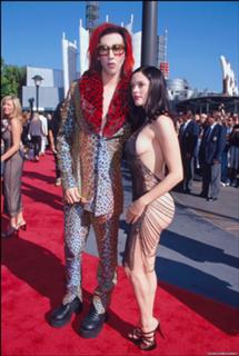 Rose McGowan feet photo thumbnail