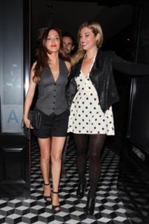 Rose McGowan feet photo thumbnail
