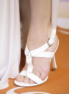 Rose McGowan feet photo thumbnail